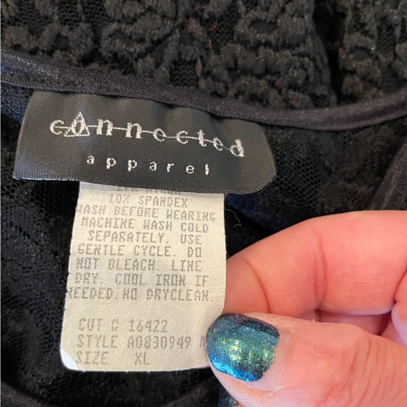 Vintage Black  scalloped lace shrug with single black bead top button size xl - Picture 5 of 6